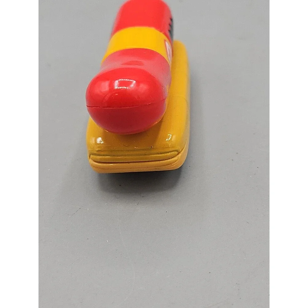 VINTAGE 1993 HOT WHEELS OSCAR MAYER WIENERMOBILE DIECAST 1:64 SCALE CAR TOY