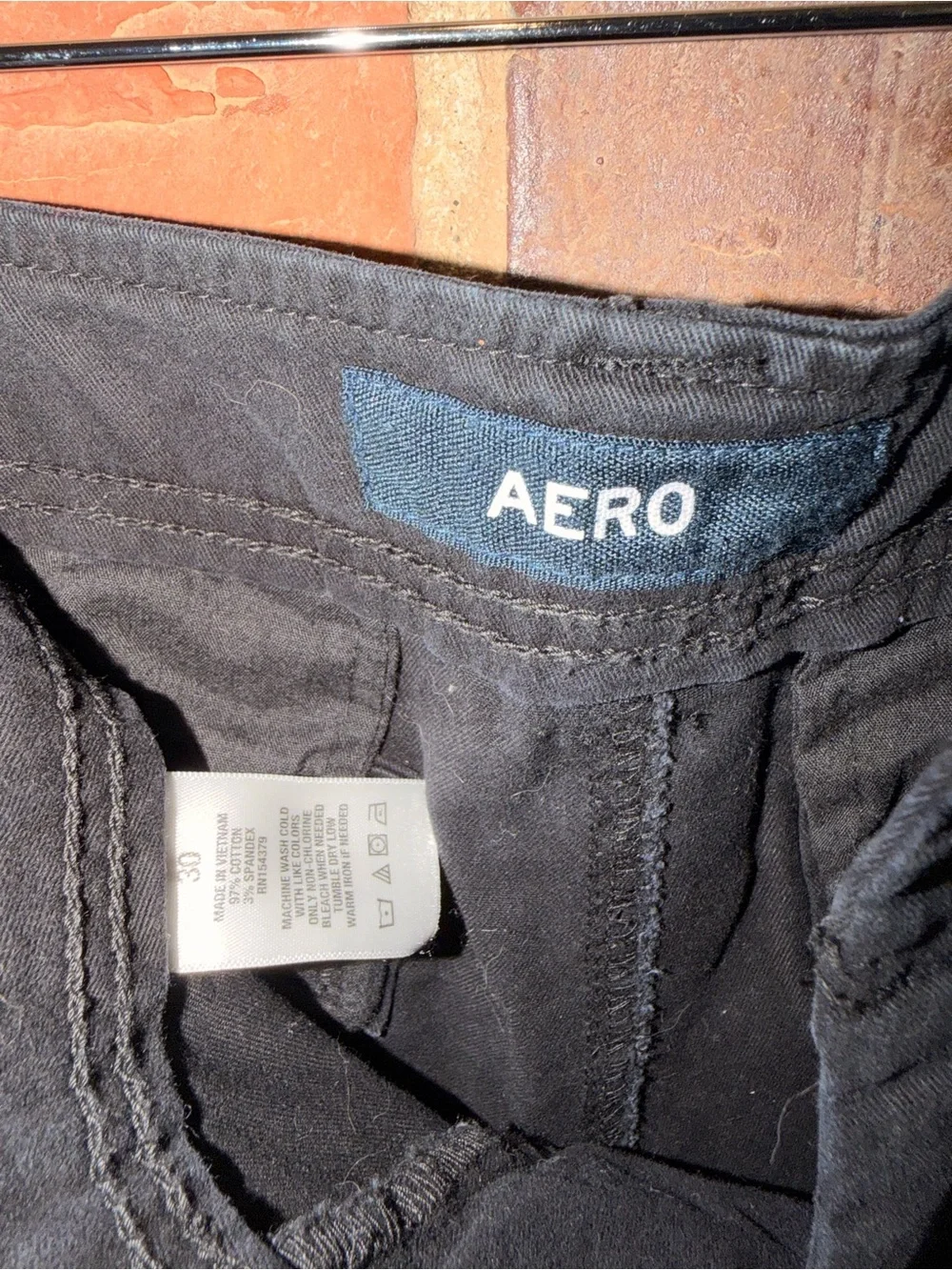 AERO men black