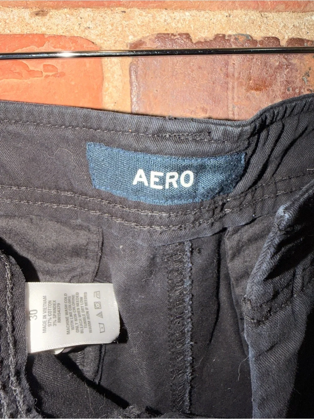 AERO men black