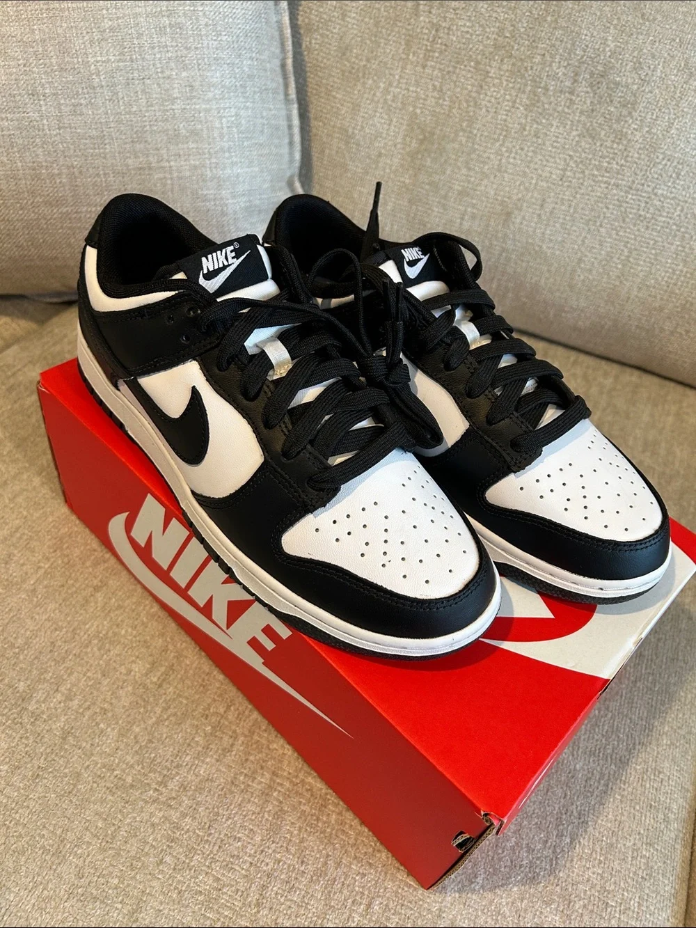 Nike Men’s Low-Top Sneakers - Black & White