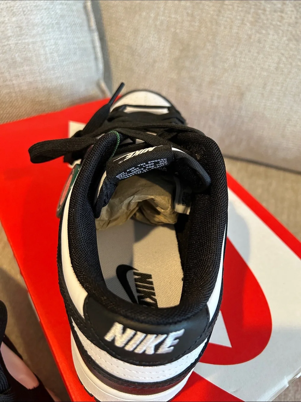 Nike Men’s Low-Top Sneakers - Black & White