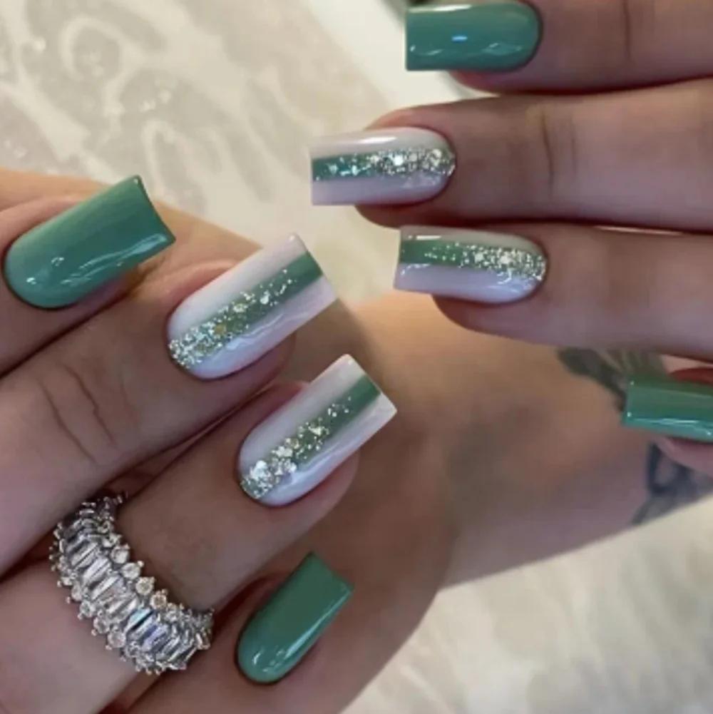 🔥3/$21 Green N Glitter Press On Nails Set