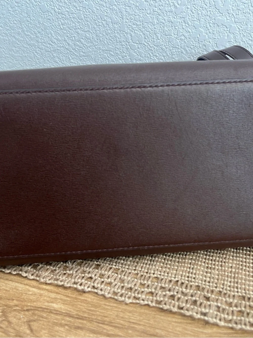 kate spade accents strap closure