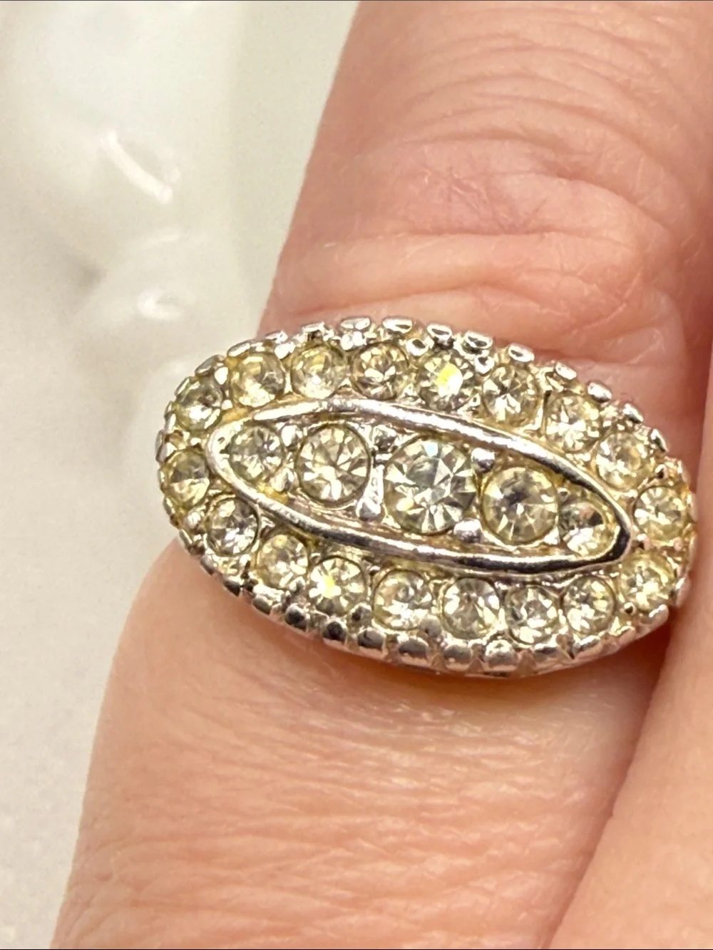 Stunning vintage 18K GE Golden Oval art deco pave rhinestone ring size 5