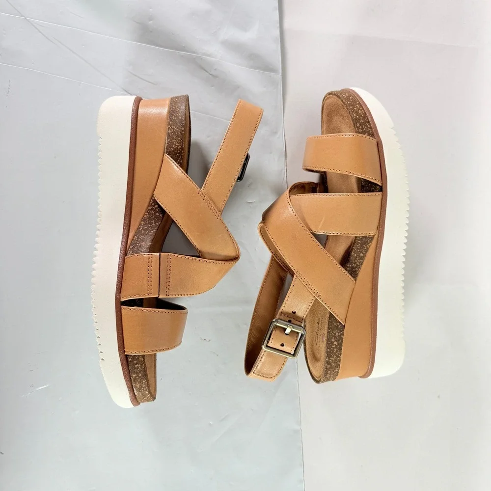 Clarks Lizby Cross Sandal Women 8 Sand Leather Platform Wedge New In Box