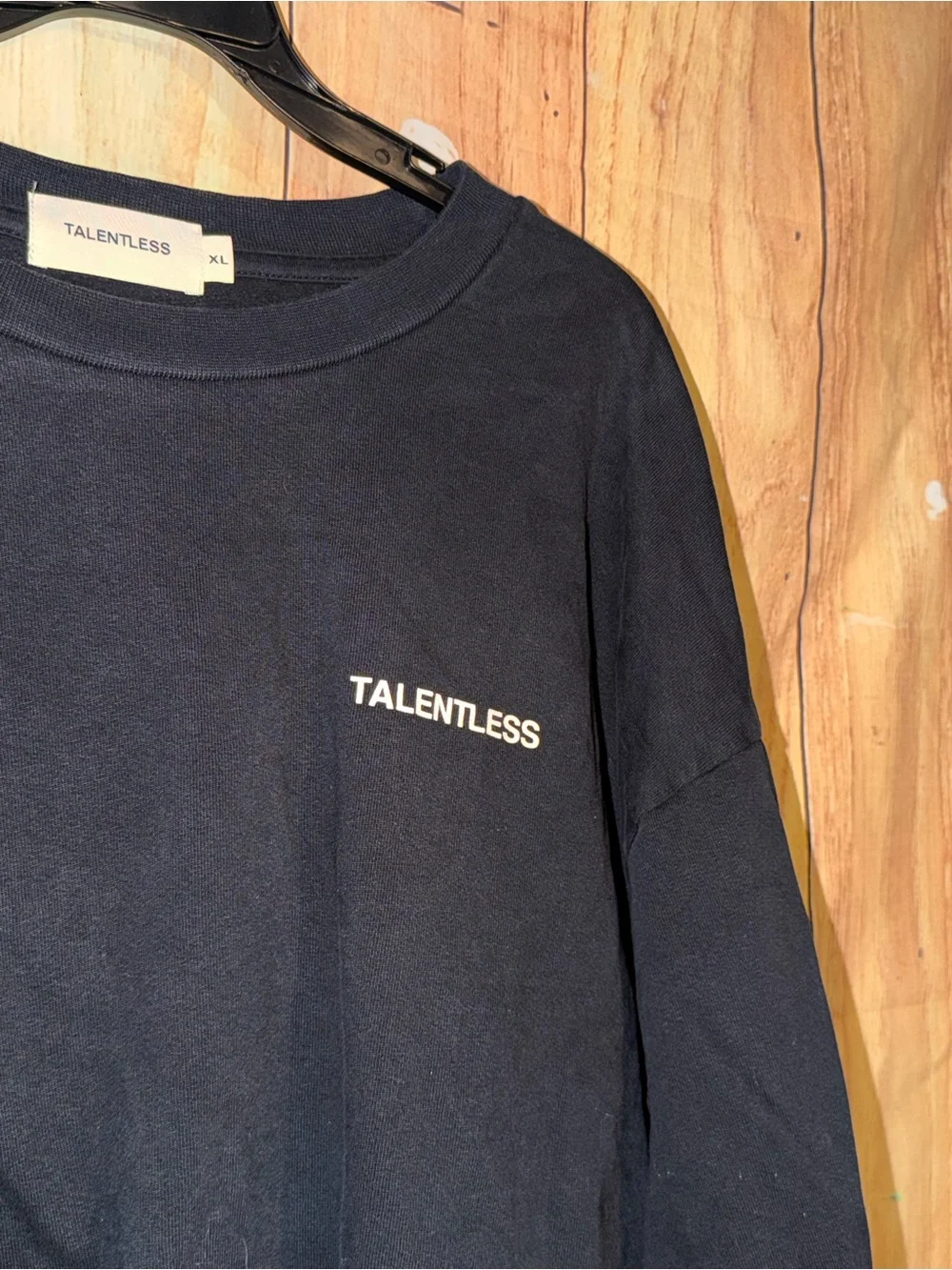 TALENTLESS minimal crewneck