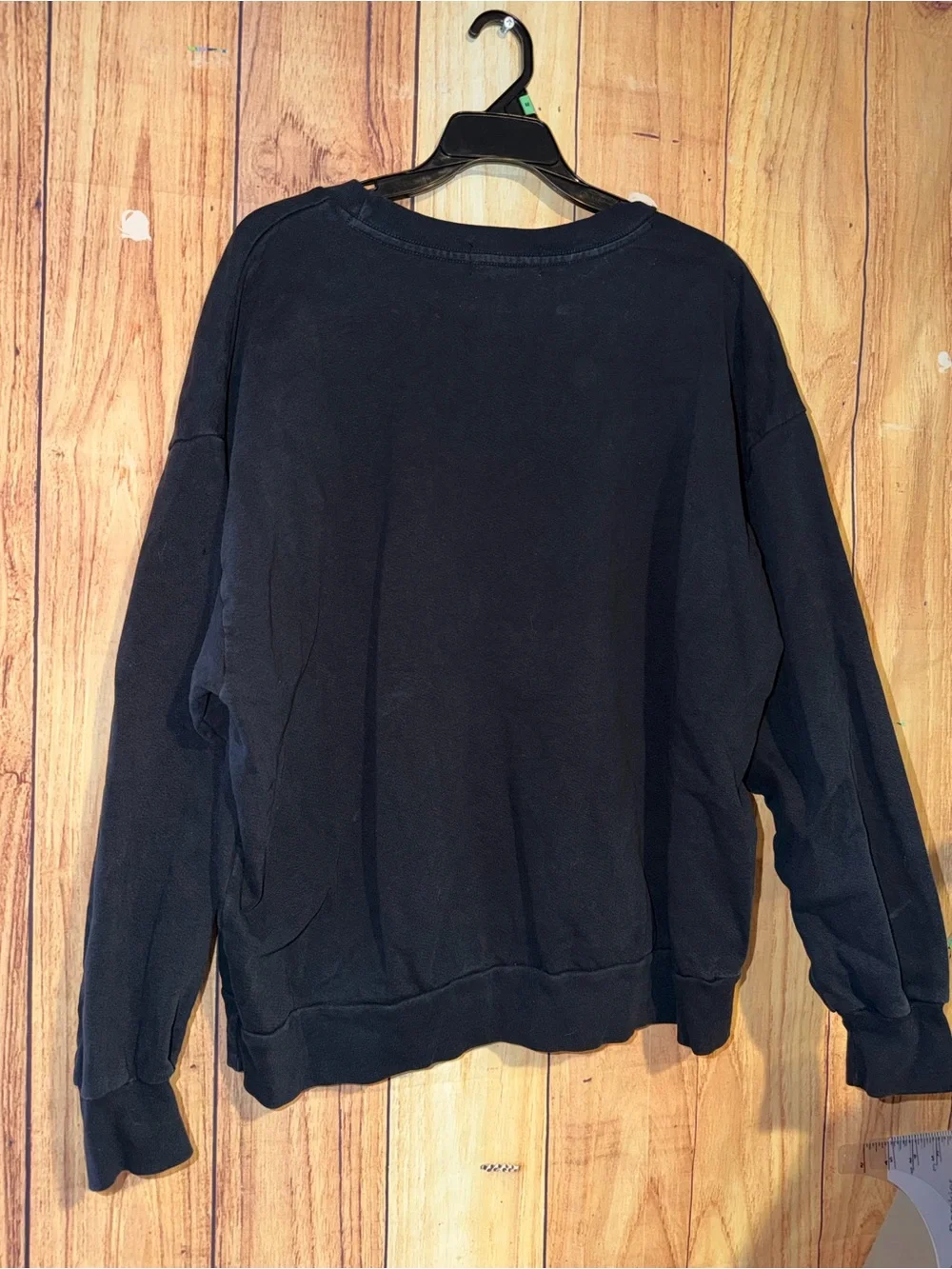 TALENTLESS minimal crewneck