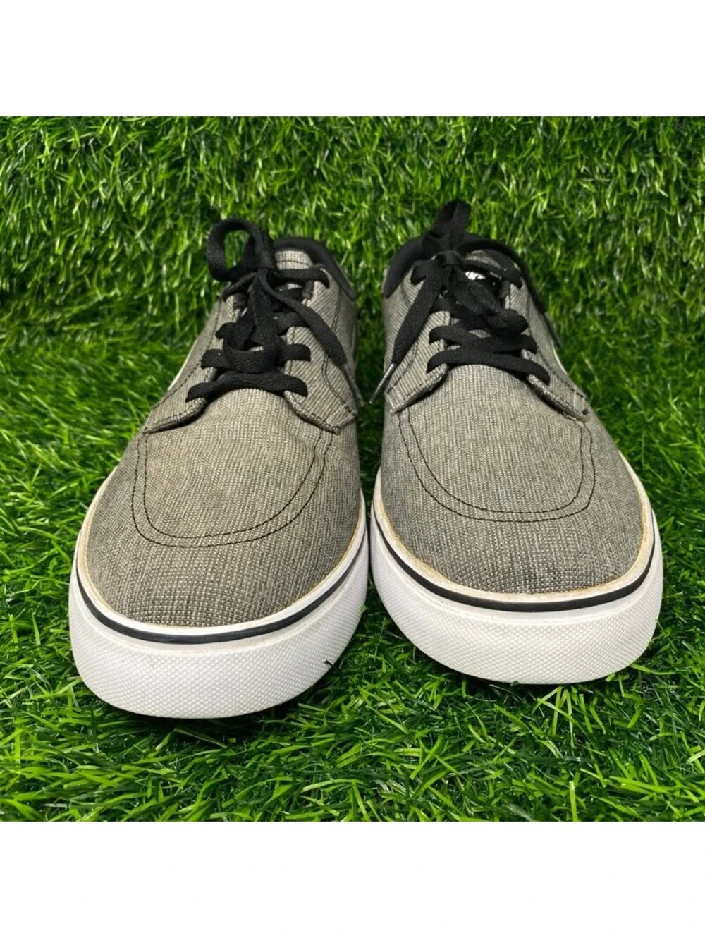 Nike SB Sneakers 729825-011 Men's 13 Charcoal Gray Low Top Skate Shoes 2219