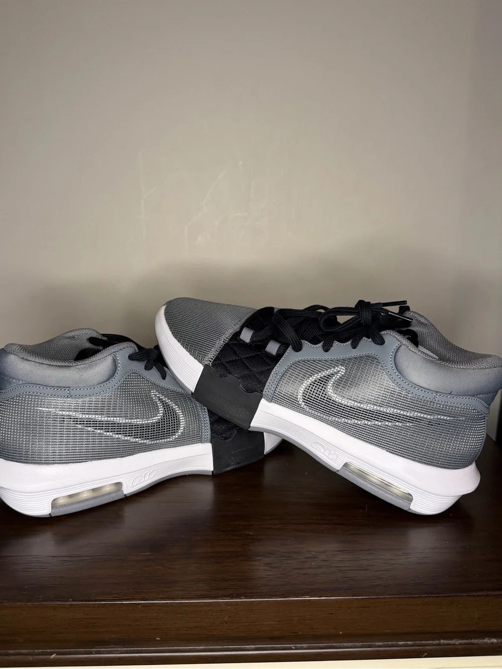 Nike LeBron Witness VIII