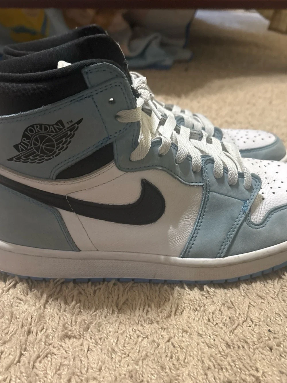 Air Jordan 1 High Top Sneakers - Retro OG University Blue