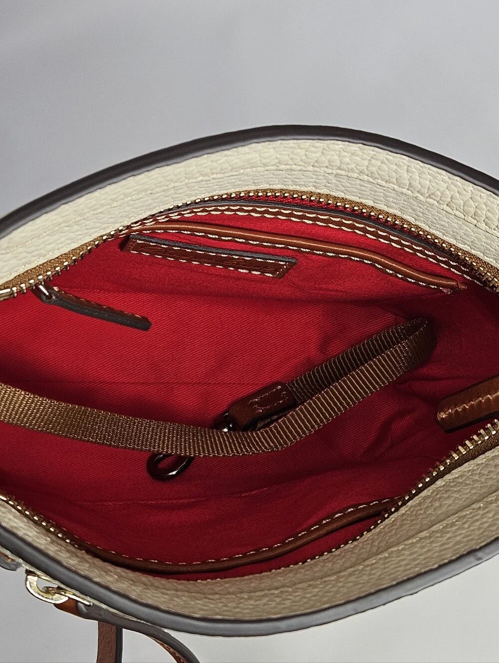 Dooney & Bourke 8x7x3
