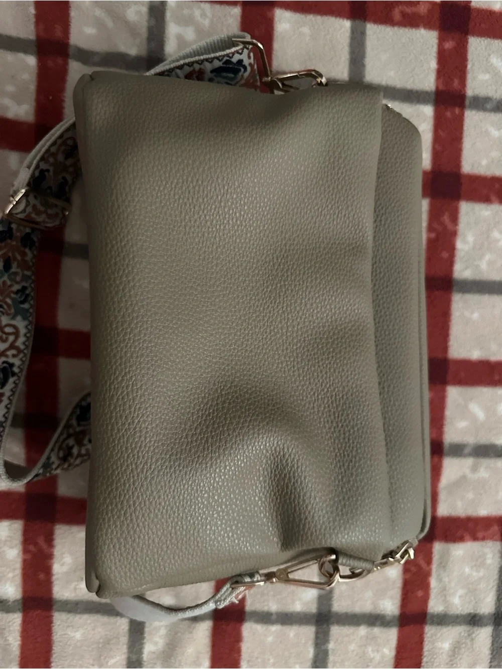 MOTHER crossbody details