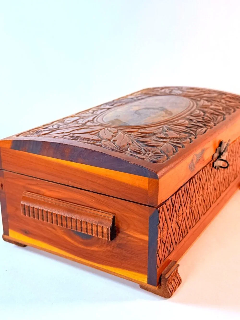 Unbranded carved box