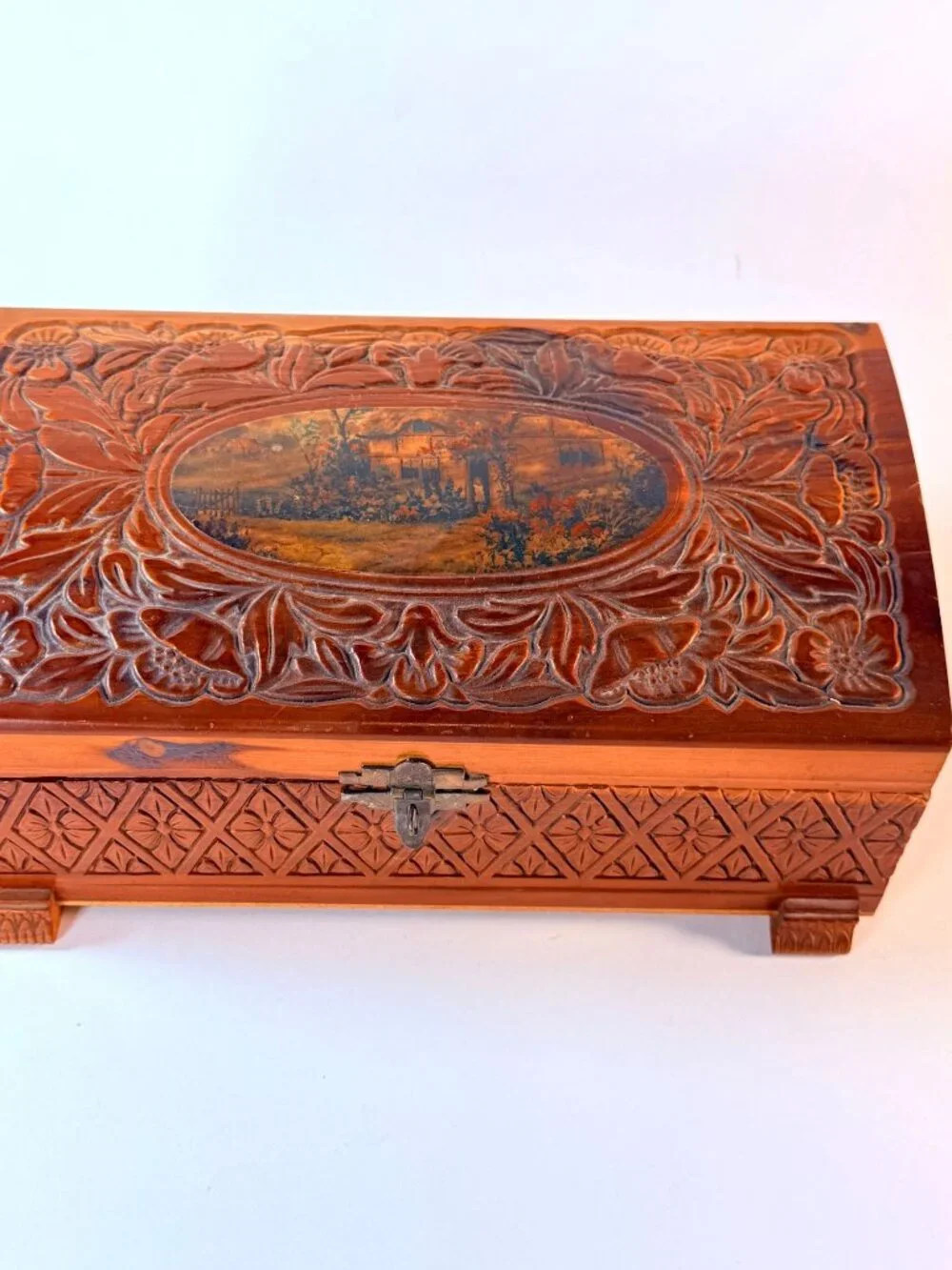 Unbranded carved box