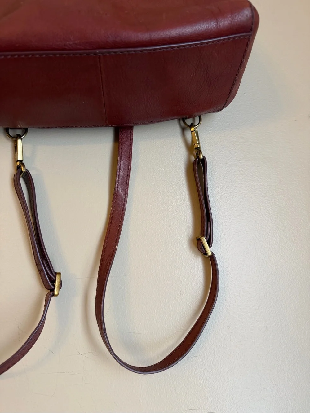 Fossil purse leather