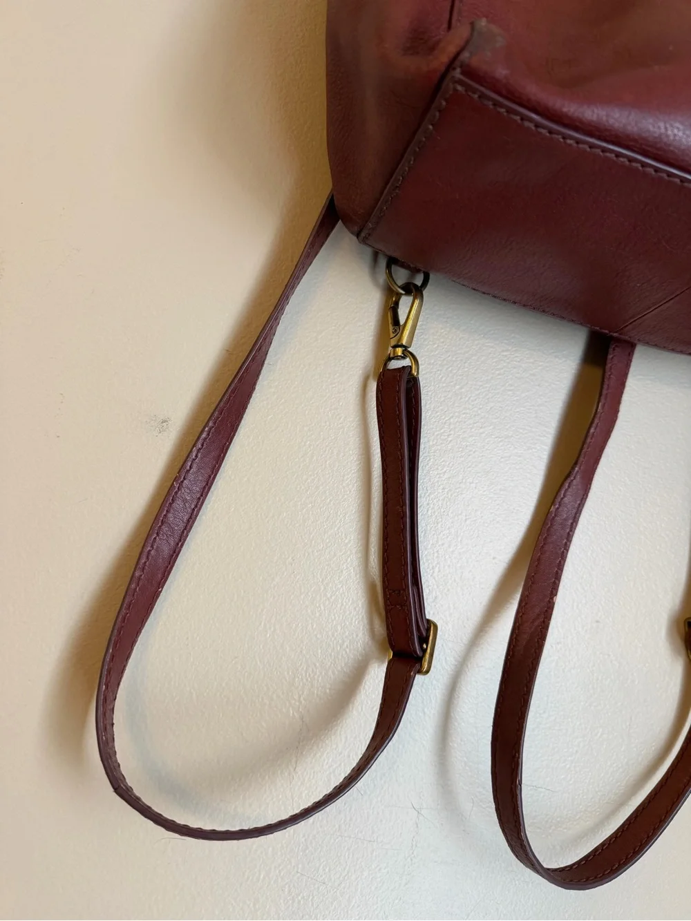 Fossil purse leather