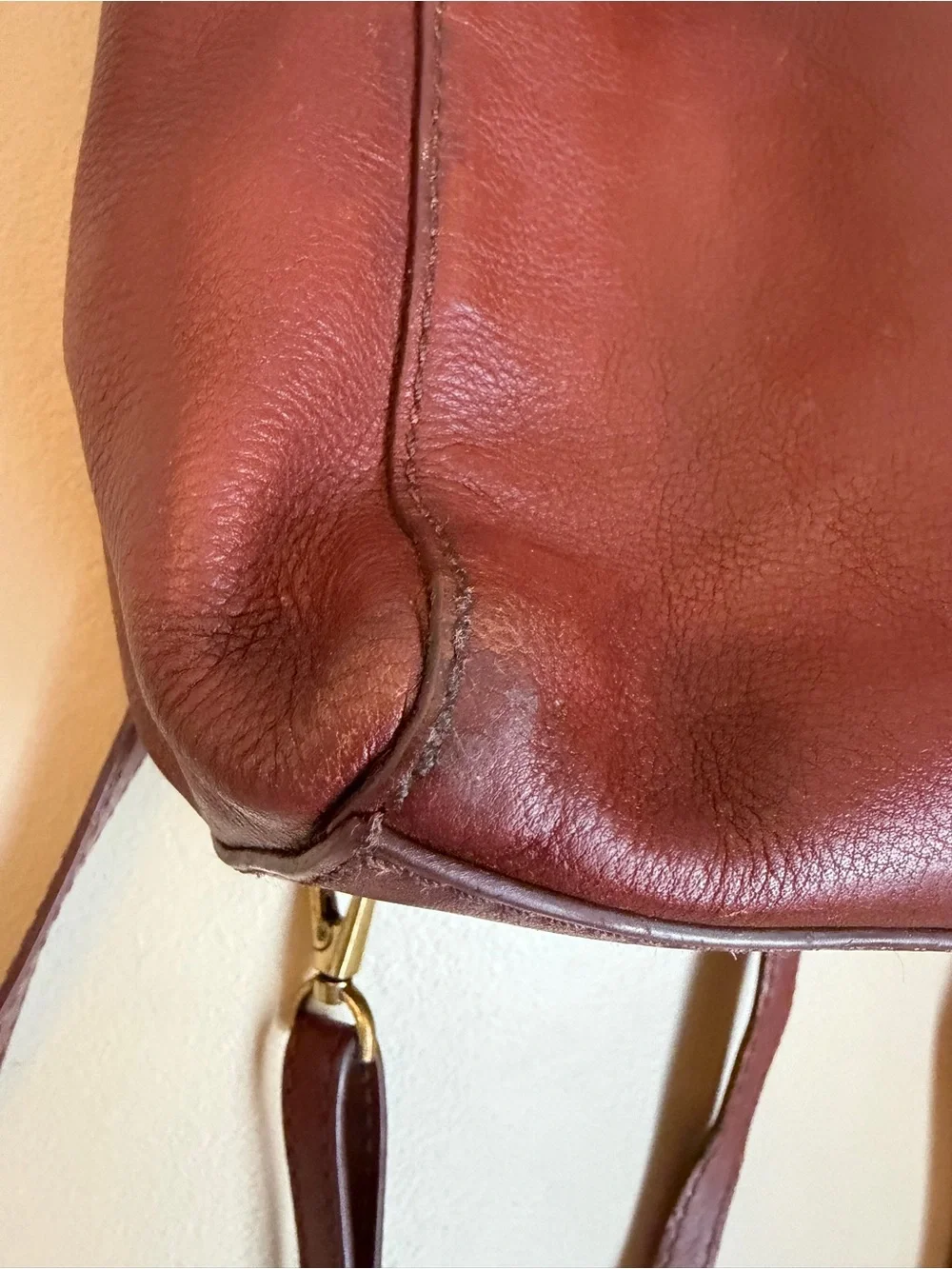 Fossil purse leather