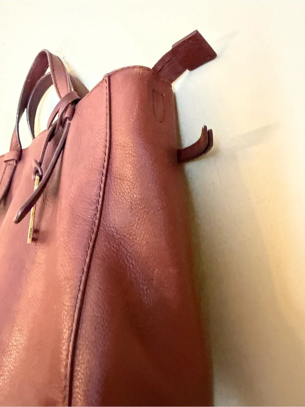 Fossil purse leather