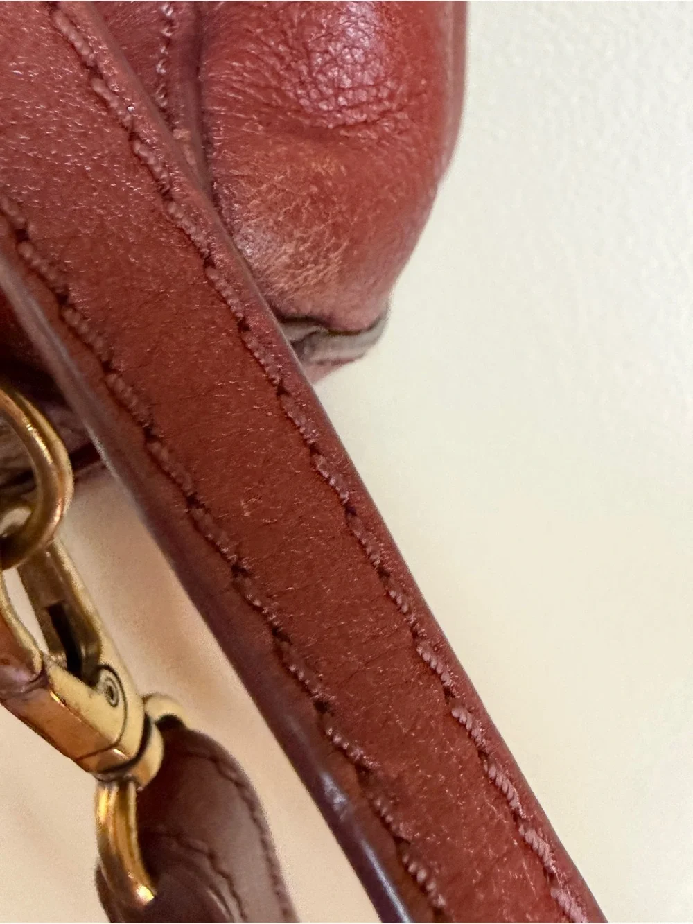 Fossil purse leather