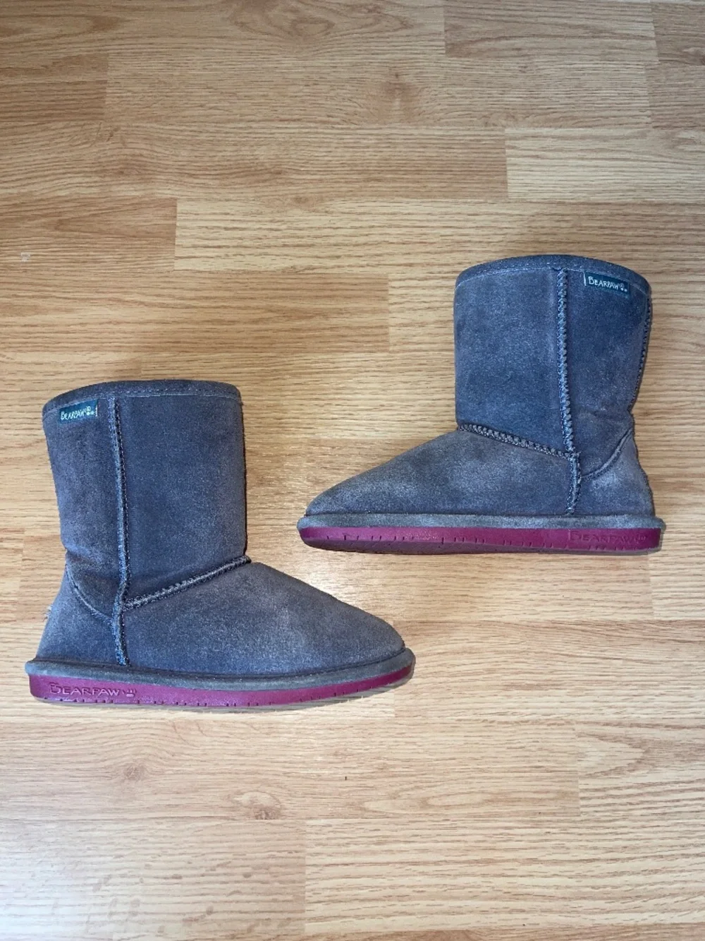 BearPaw Elle Girl’s Charcoal Pomberry Cow Suede Boots Size 2