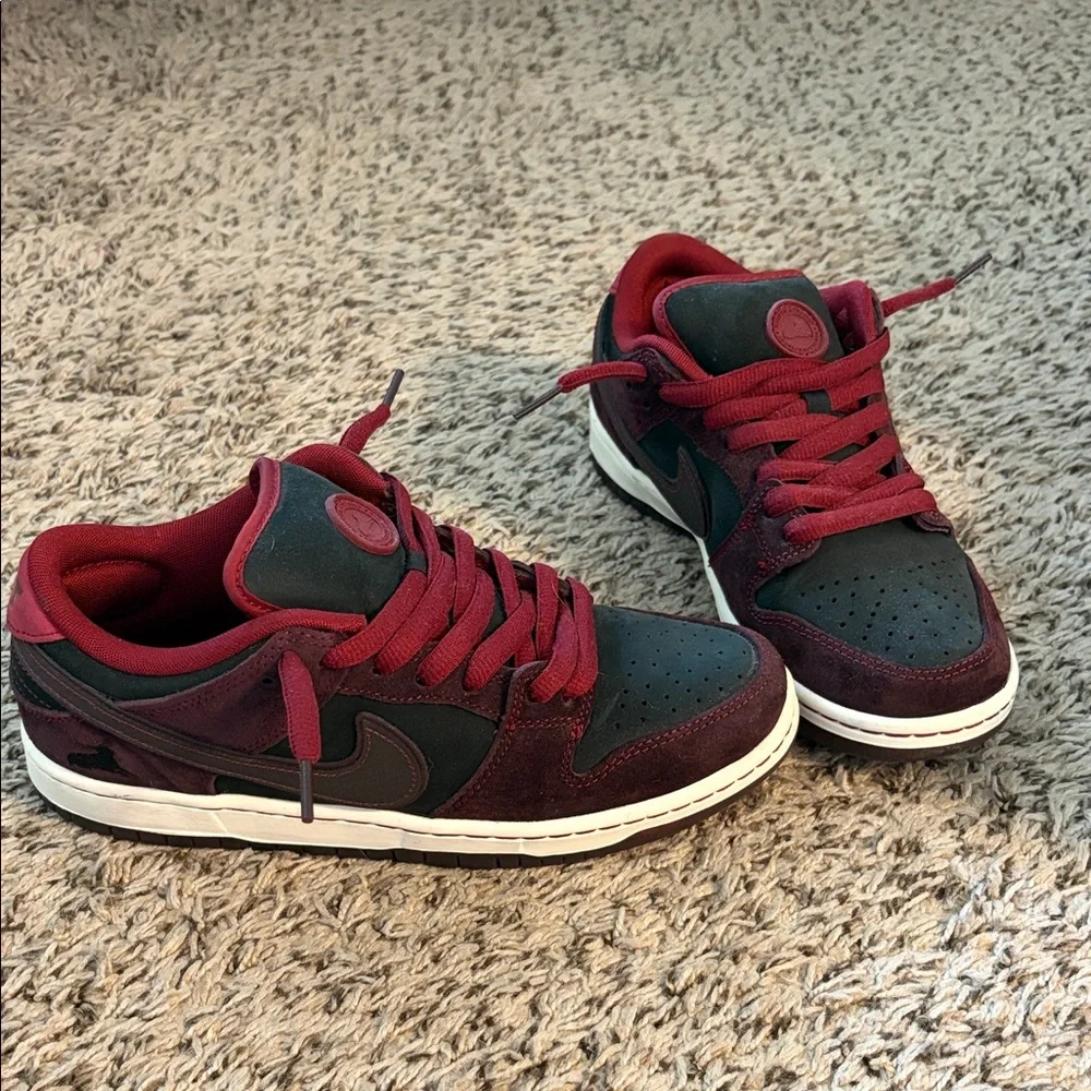 Nike Low Top Athletic Shoes in Black and Burgundy