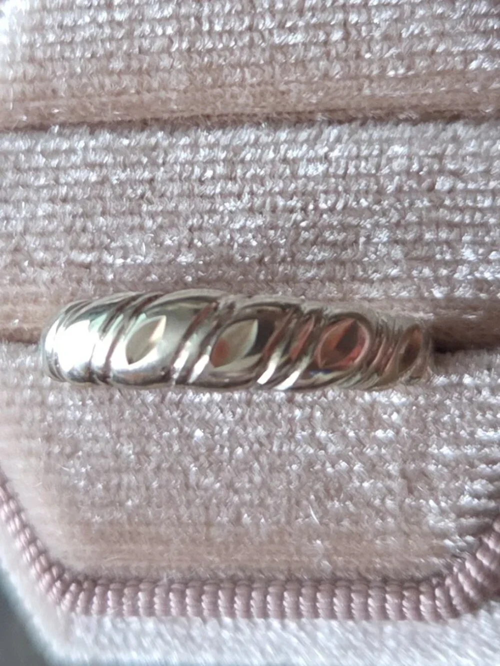 Vintage 10K White Gold Dome/Croissant Ring - Size 6