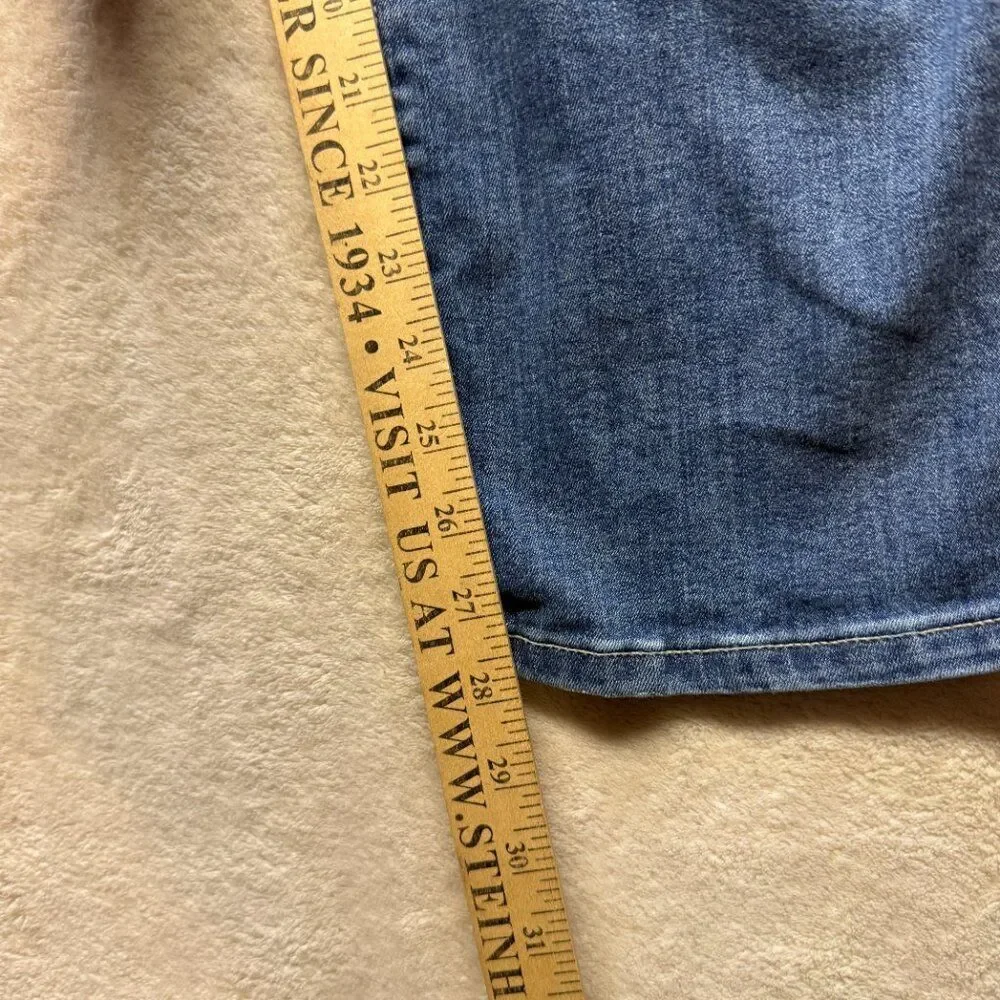 Lucky Brand features 	brand