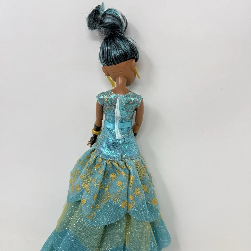 Hasbro Disney Descendants 2 Isle Of The Lost Royal Yacht Ball Uma Doll Shoes