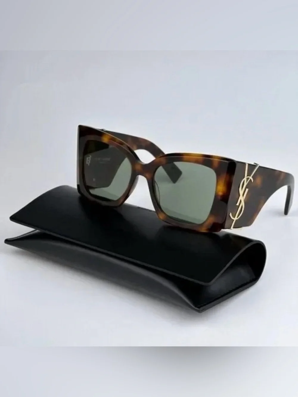 Yves Saint Laurent sl m119f