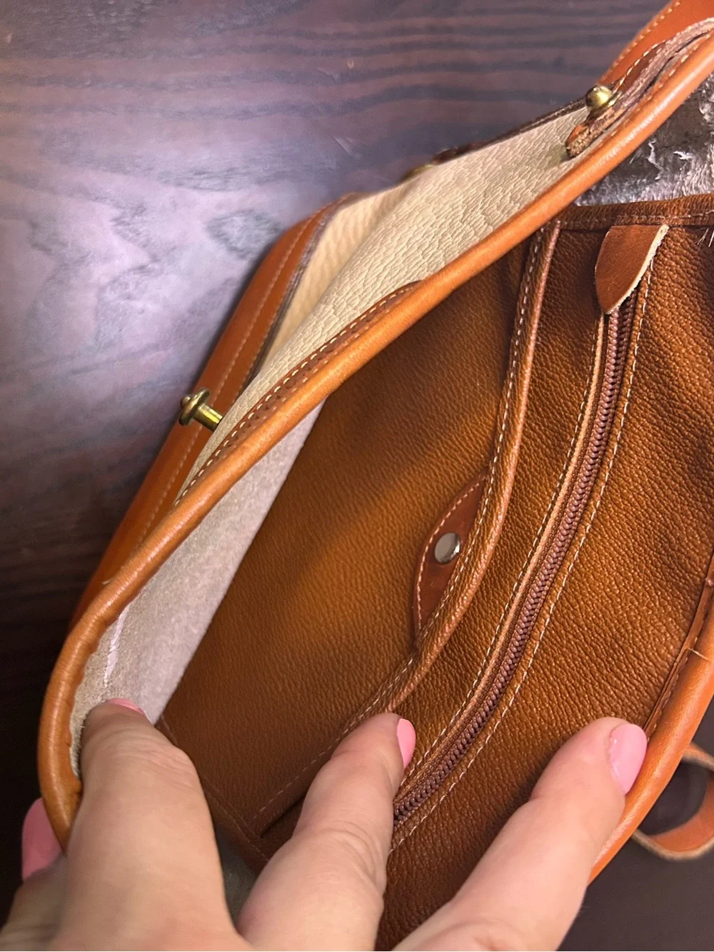 Dooney & Bourke classic dooney