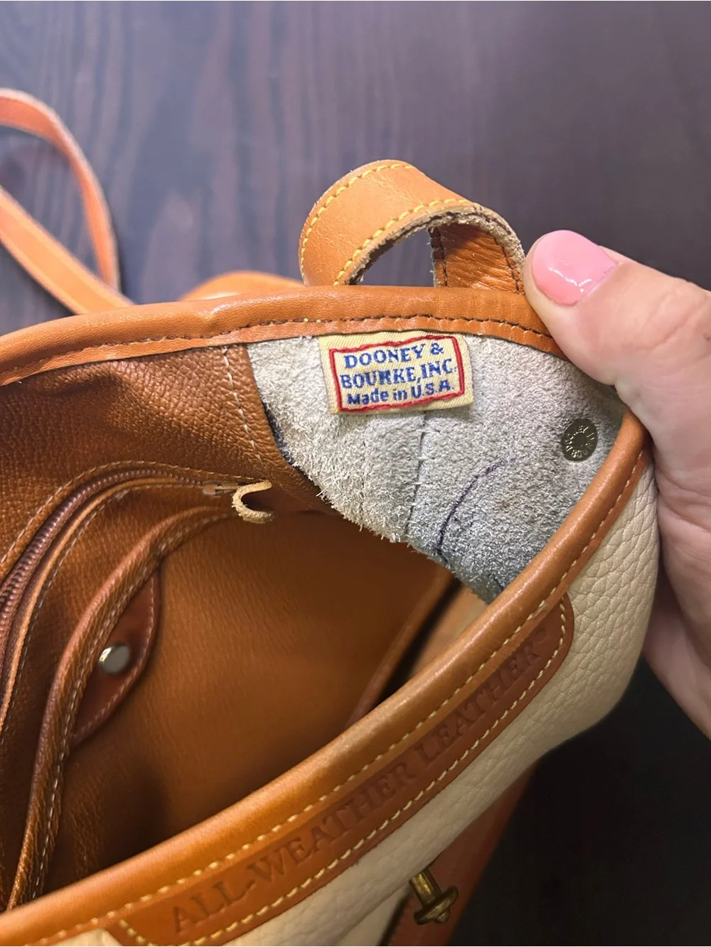 Dooney & Bourke classic dooney