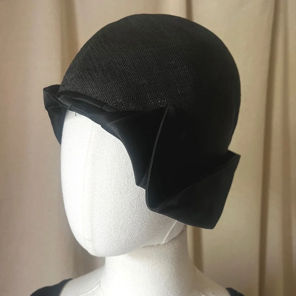 Vintage 1920s 1930s Lasdon New York Black Cloche Hat Satin Trim Art Deco‎ Small