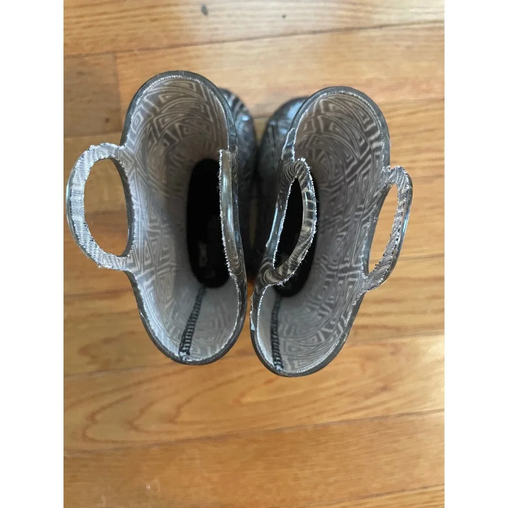 Toms kids rain