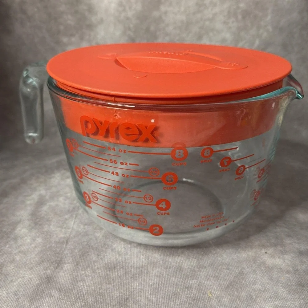 VTG Pyrex 8 Cup/64 Oz Glass Measuring Cup Batter Mixing Bowl With Lid 564-PPD-PC