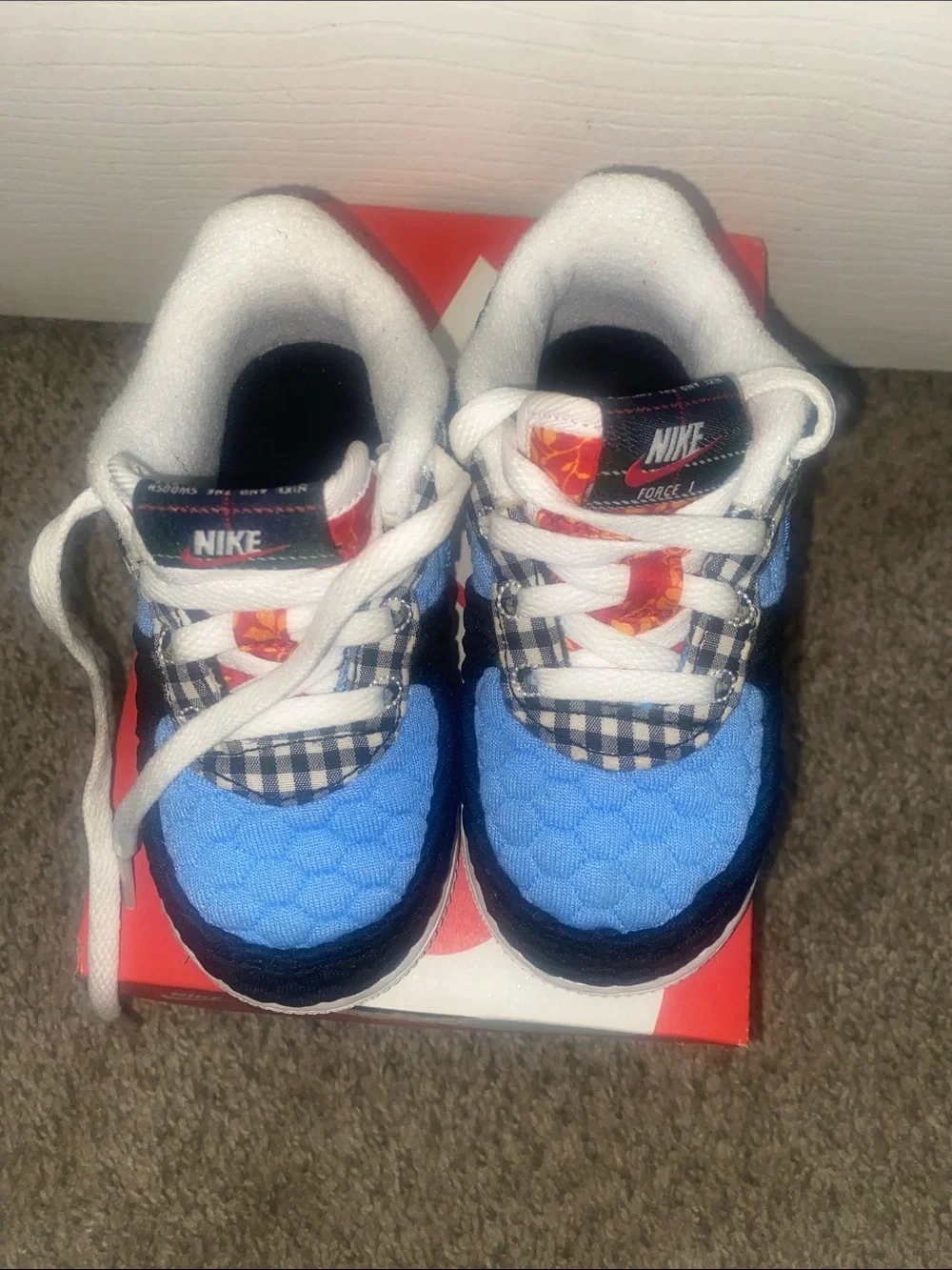 Nike clean color court