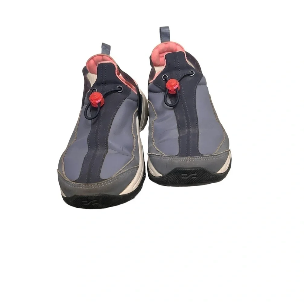 Nike Women's Gray and Pink Slip-On Sneakers