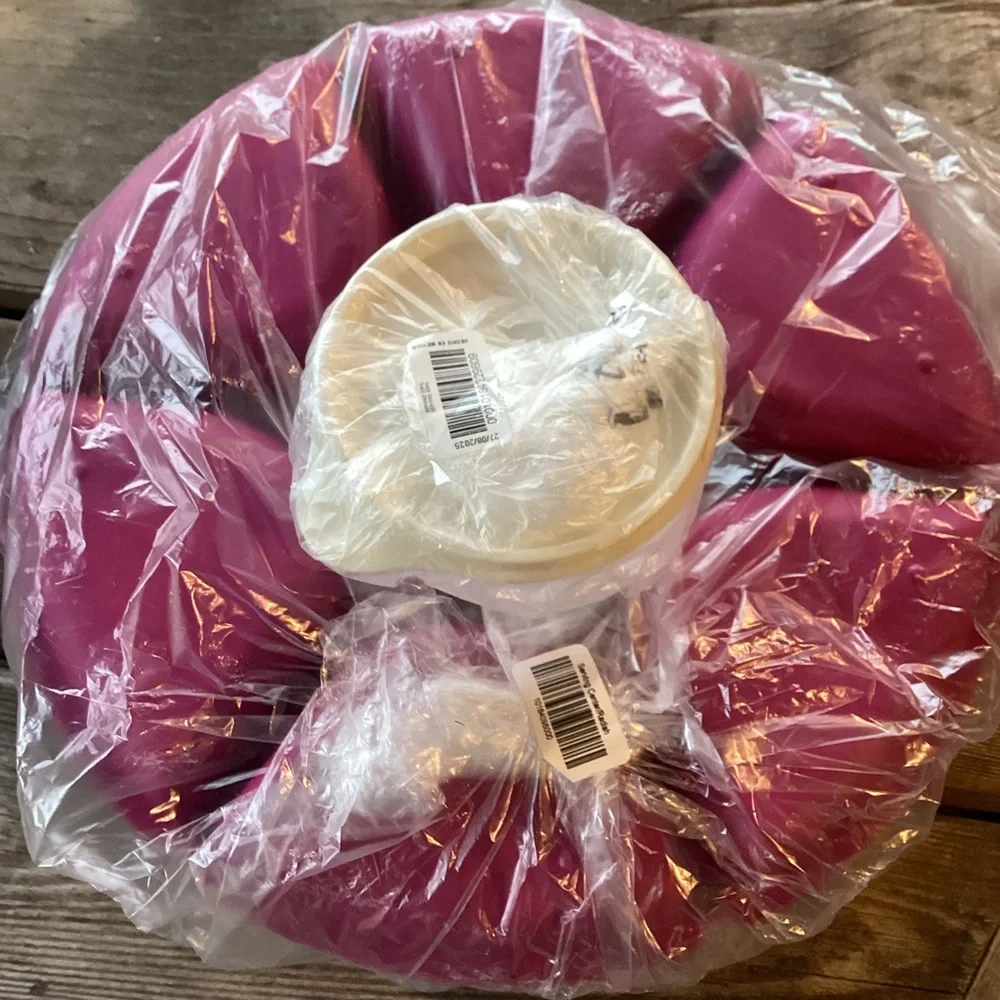 Tupperware serving center