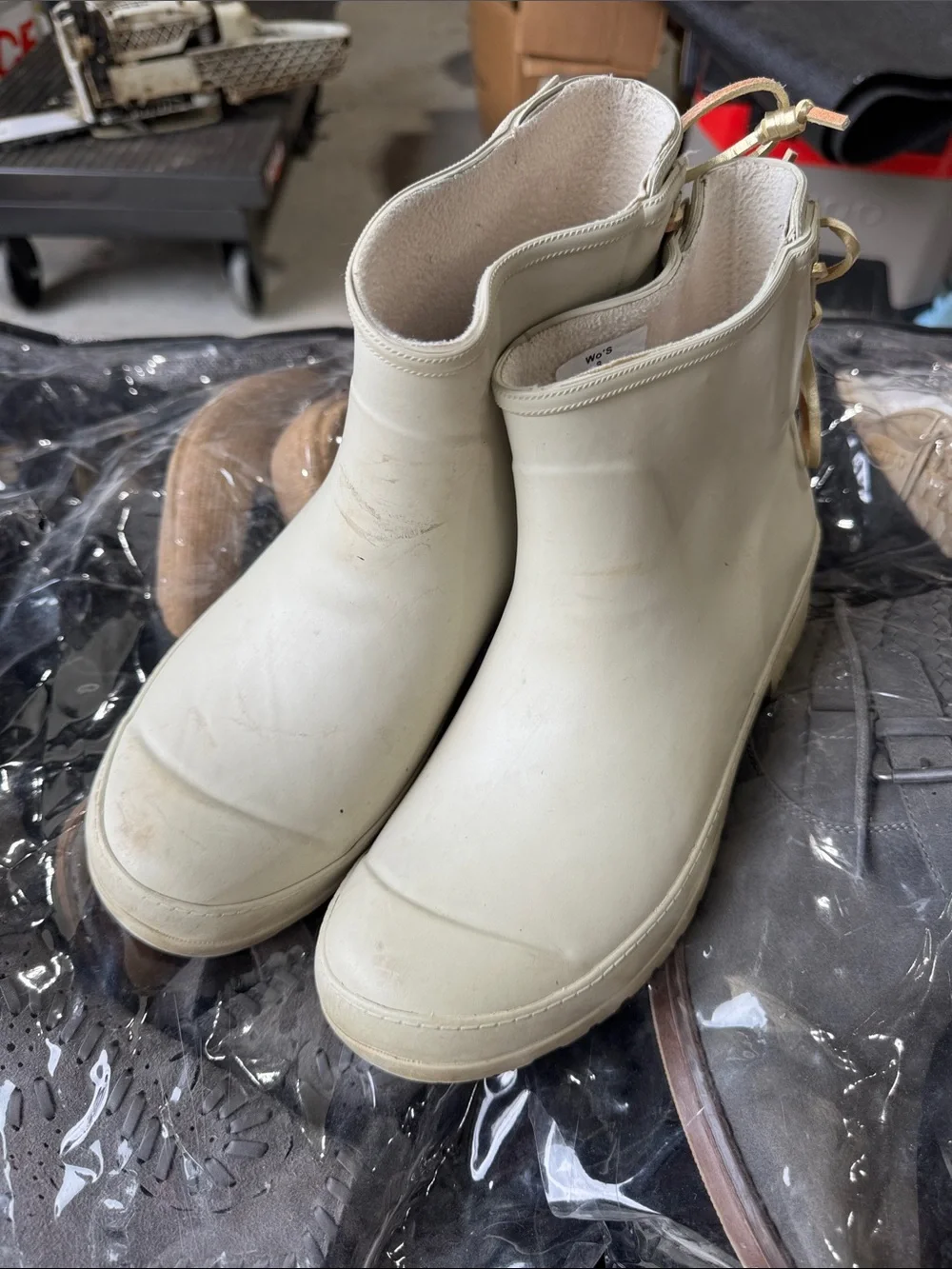Sperry Women's Beige/Cream Lace-Up Waterproof Boots