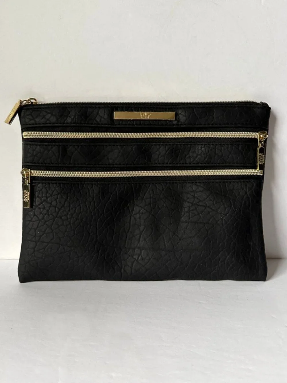 Jones New York Signature Black Charging Pouch Clutch w/Power Bank Vintage NWOT
