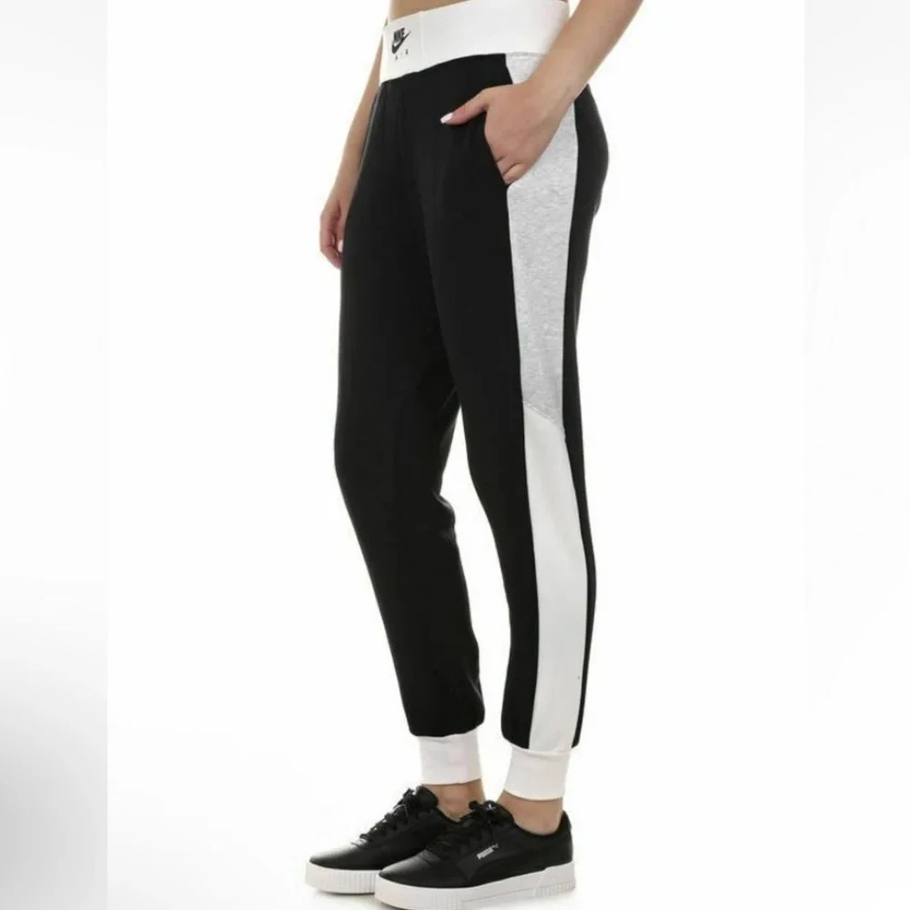 Nike Air Sportswear Black Pants Joggers Size S‎