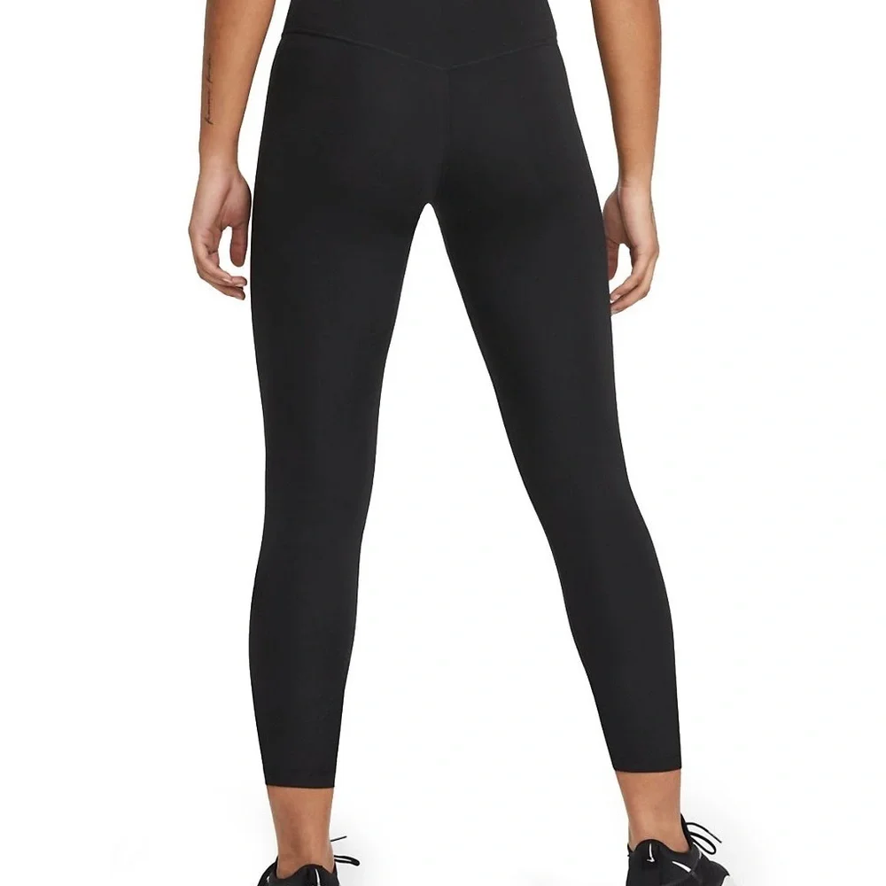 NWT Nike cropped leggings