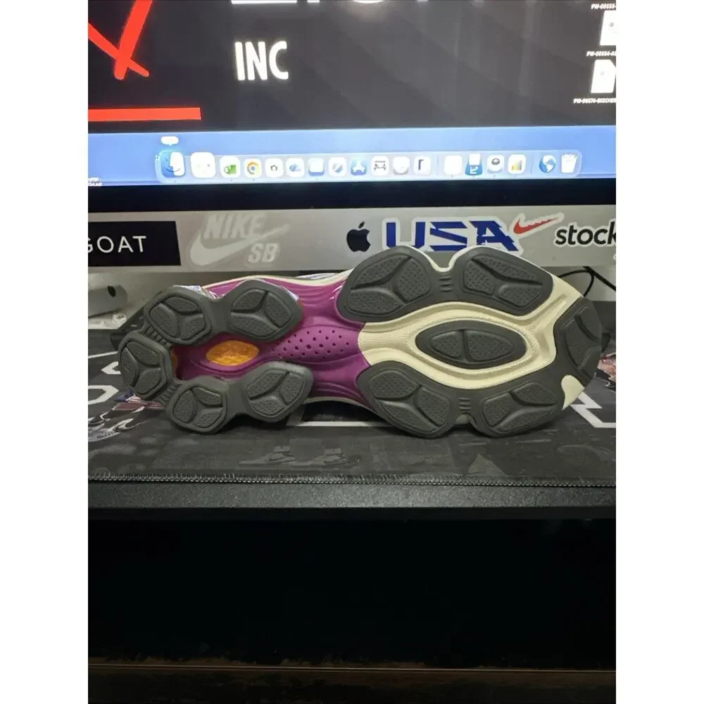 Asics thanks shopping