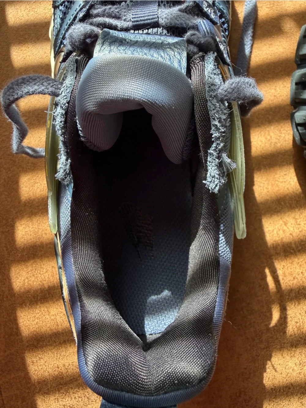 Nike v2k run