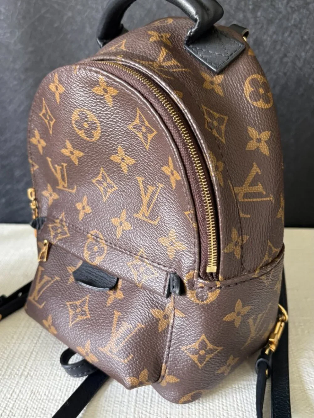 Louis Vuitton no physical