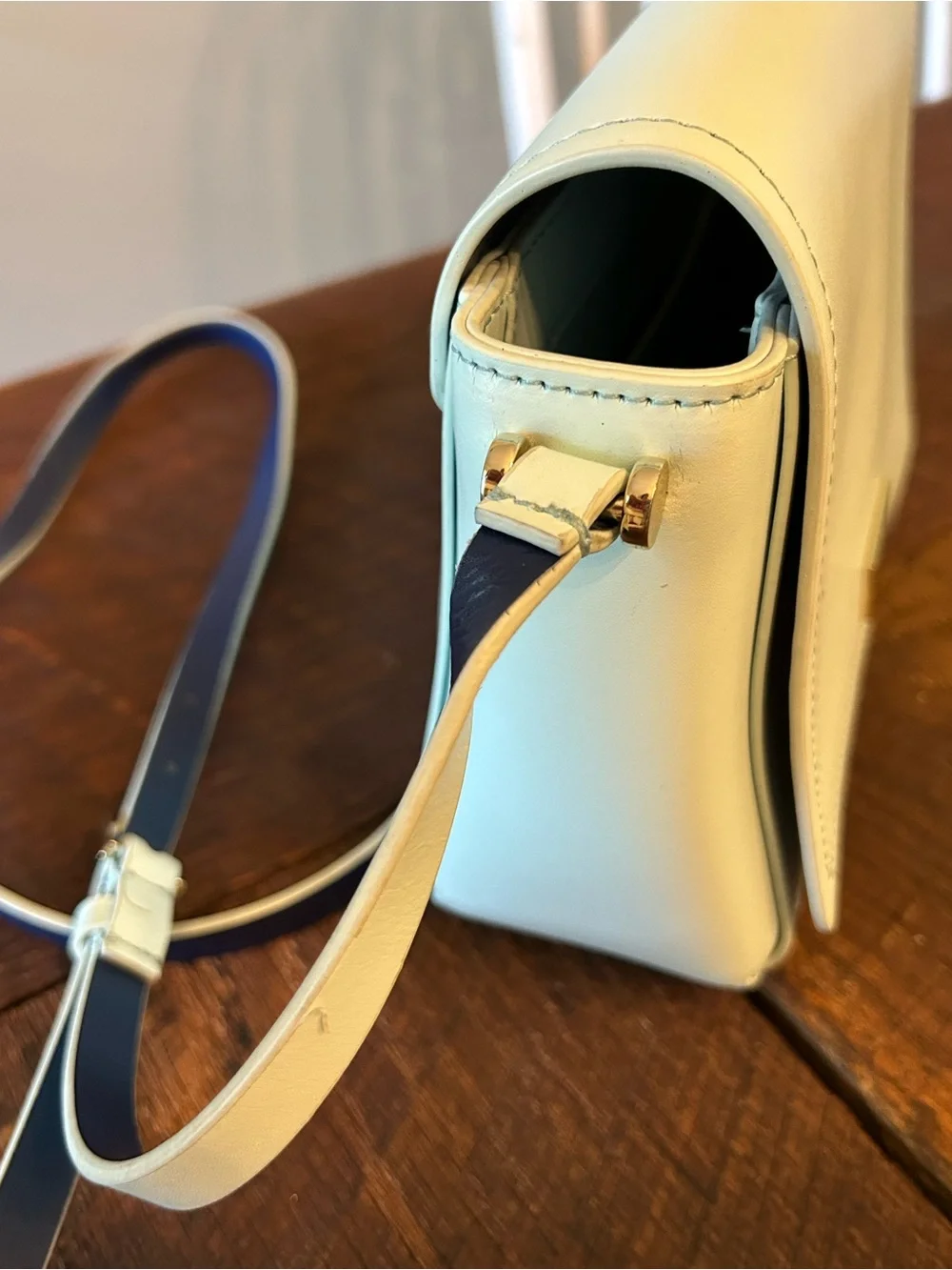 kate spade scratches thing compact
