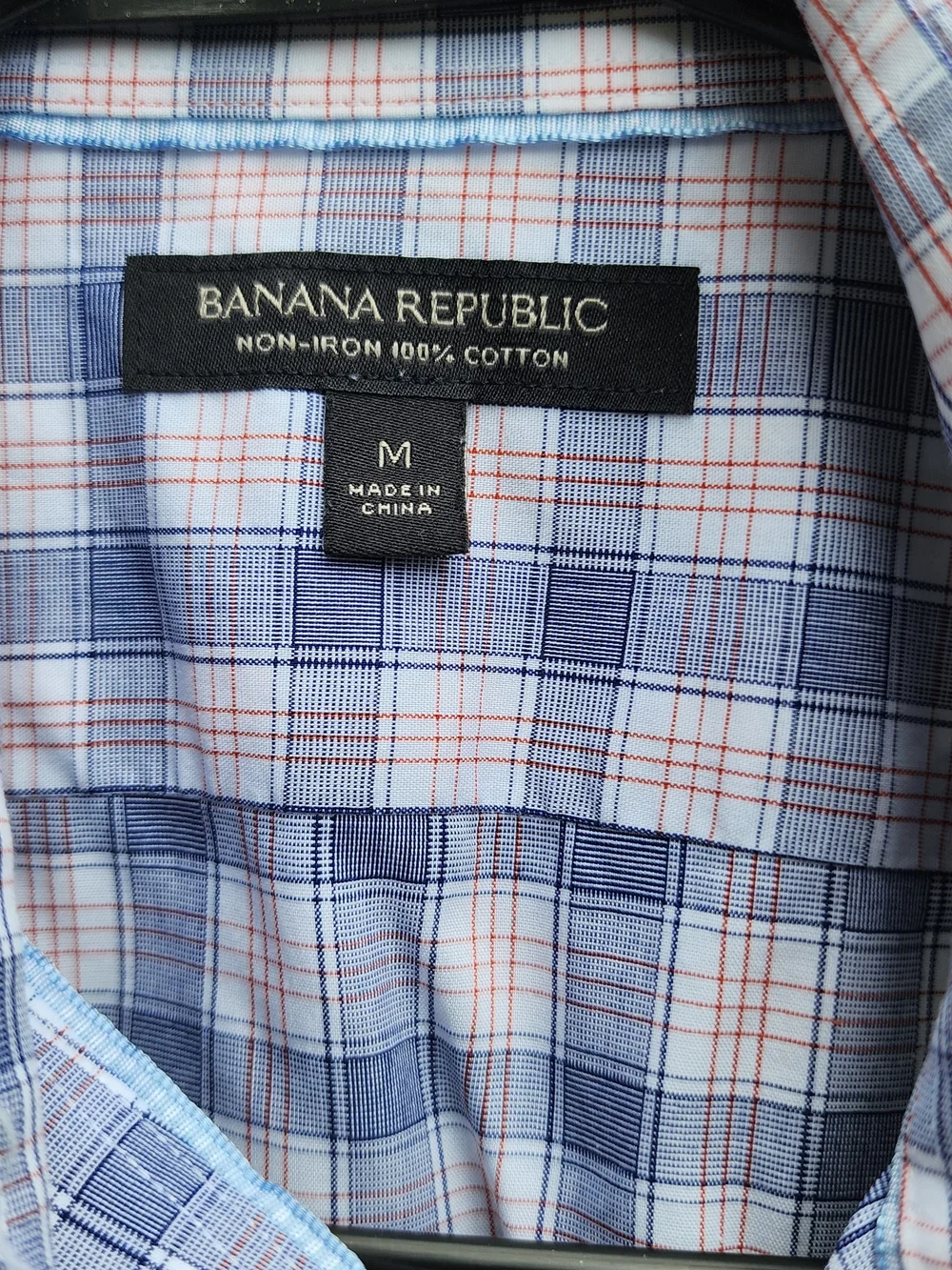 Banana Republic Men's Long Sleeve Button Down Shirt. Size Medium.