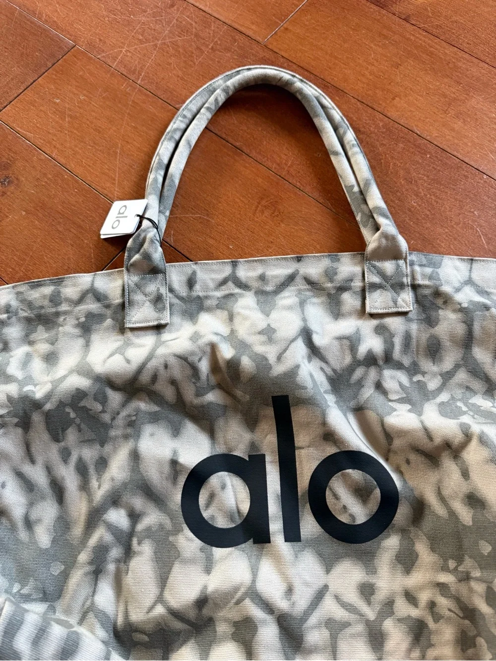 ALO Yoga prominent casual handles