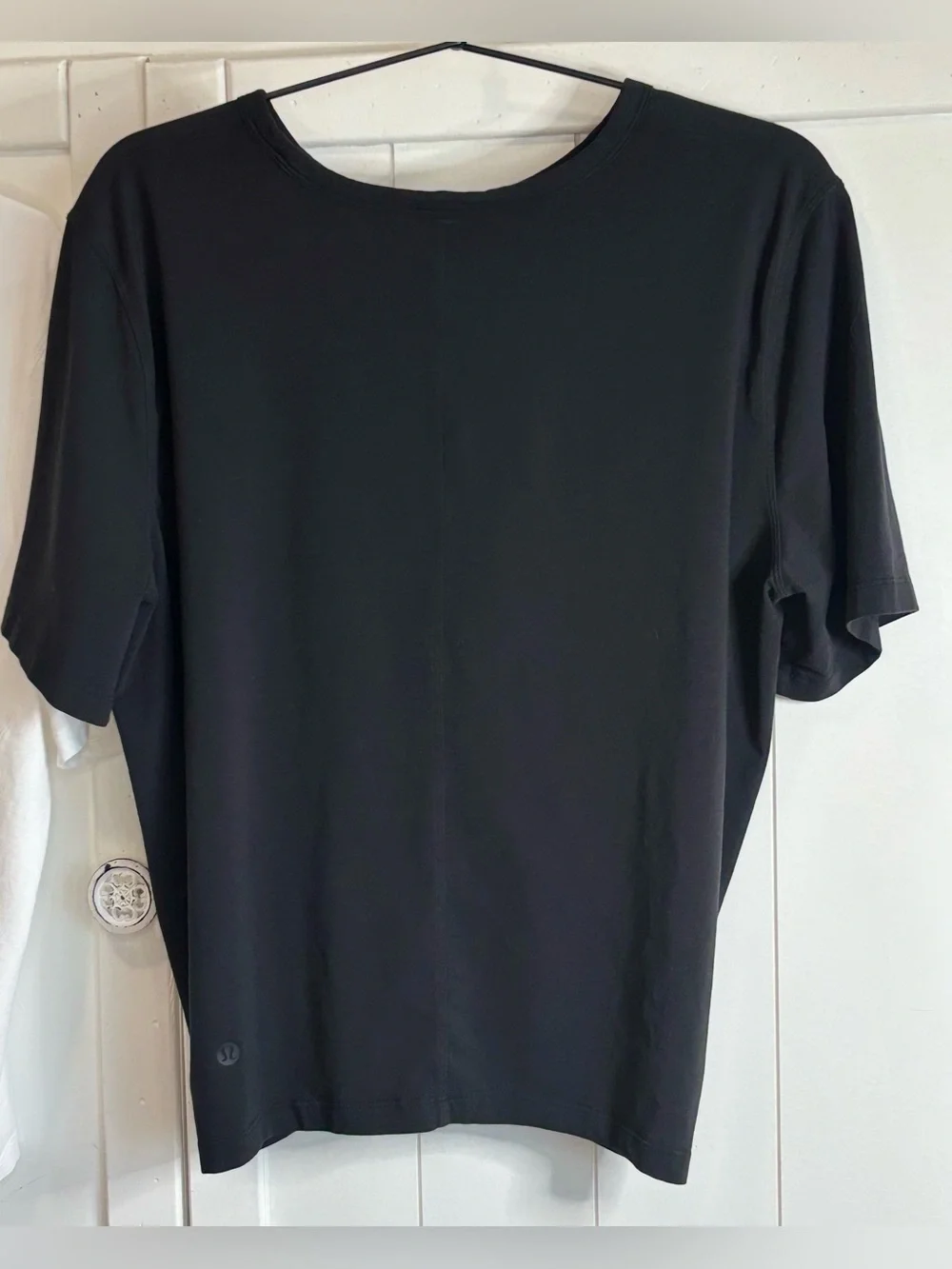 Lululemon Crescent Pima Cotton Twist Front Tee Black M/L