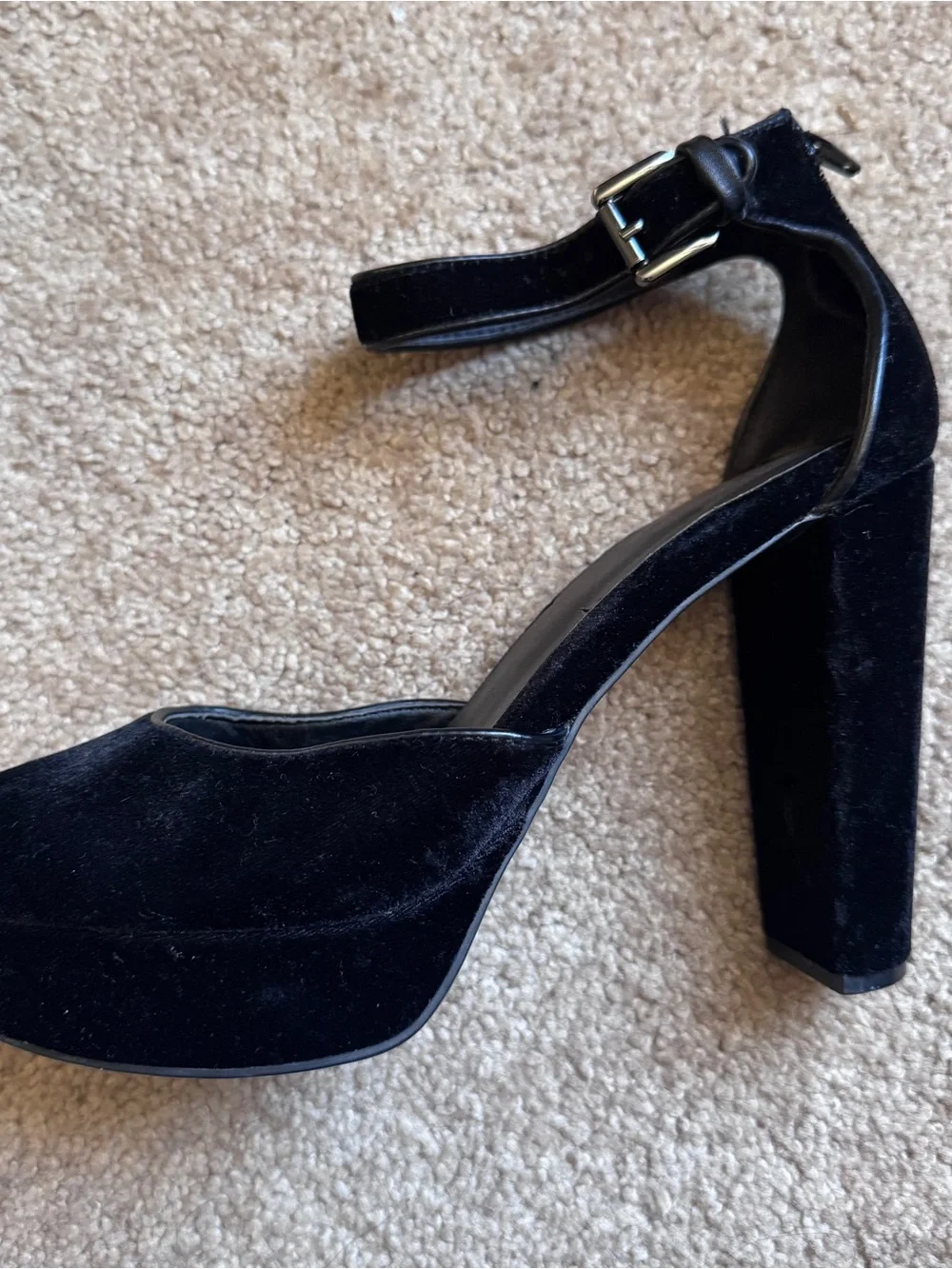 Steve Madden sleek black