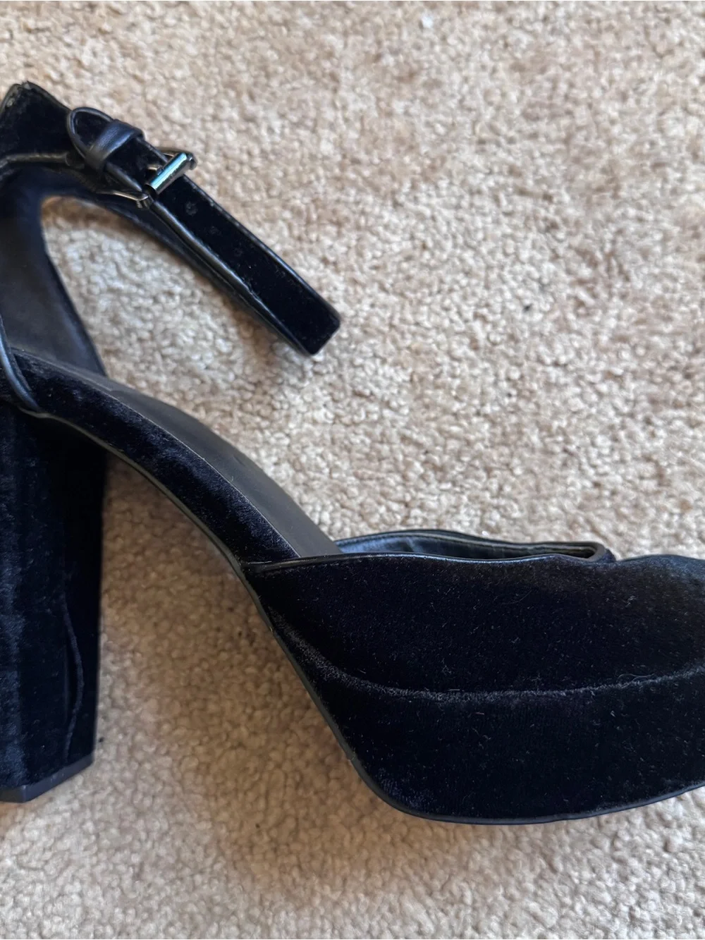 Steve Madden sleek black